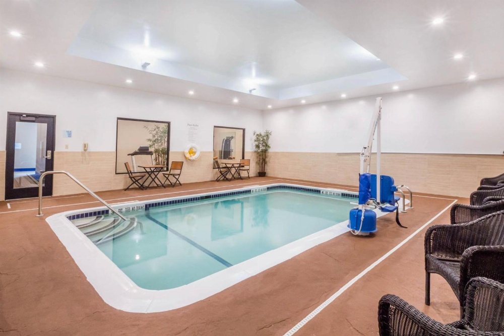 Holiday Inn Express & Suites Albany Airport - Wolf Road