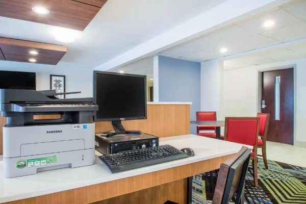 Holiday Inn Express & Suites Albany Airport - Wolf Road image 10