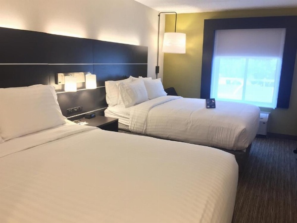 Holiday Inn Express & Suites Albany Airport - Wolf Road image 24