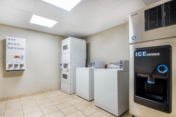 Holiday Inn Express & Suites Albany Airport - Wolf Road image 3