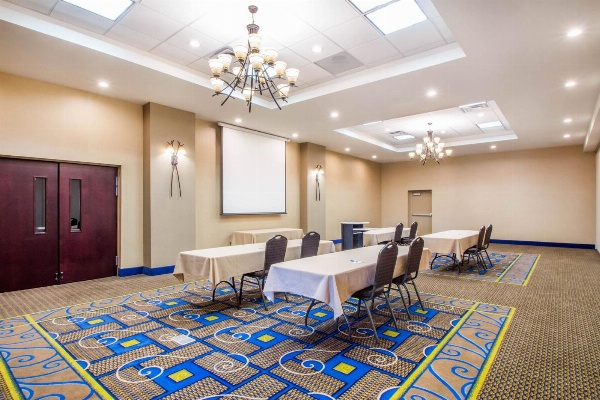 Holiday Inn Express & Suites Albany Airport - Wolf Road image 6